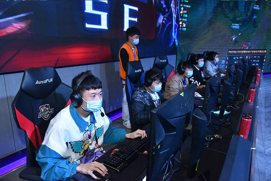 在当今足坛 在当今足坛